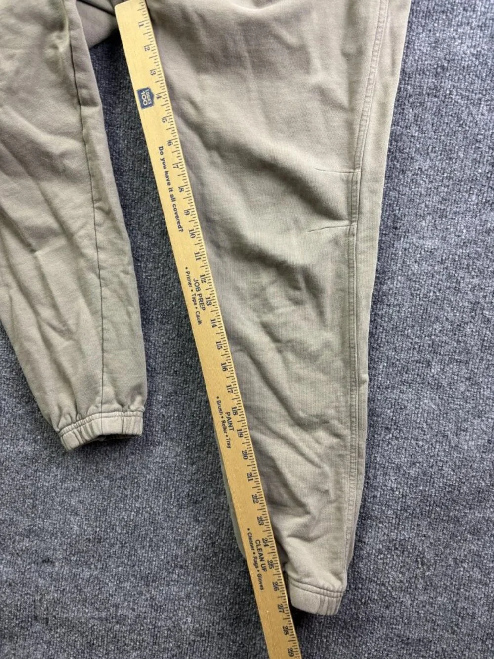 Gymshark Sweatpants Mens Medium 32x29 Beige Joggers Elastic Waist‎ Pockets Logo